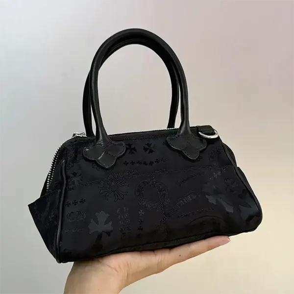 定番 クロムハーツ マルチロゴ ショルダー ハンド バッグ スクロール Kum70568