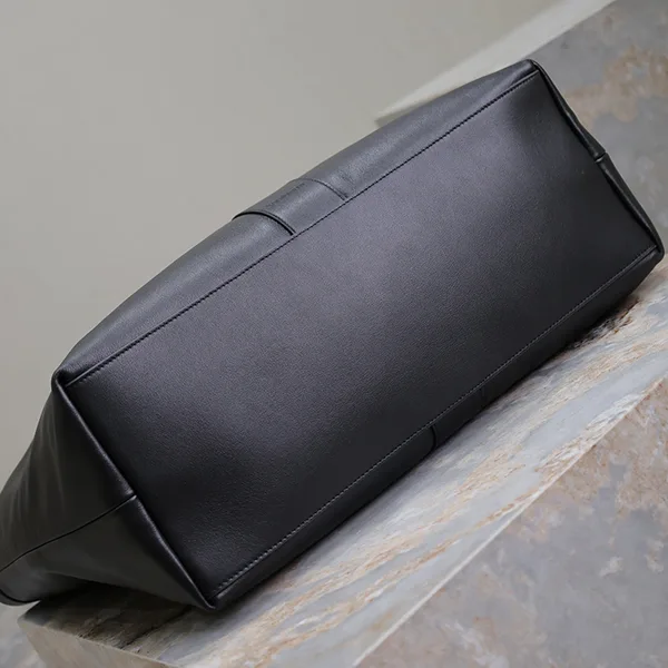 【お洒落☆】YSL サンローラン Y トートバック 偽物 レザー Saf51973