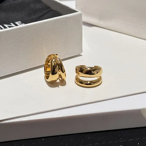セリーヌ シンプルHOOPSゴールドピアス 激安 Cet90488