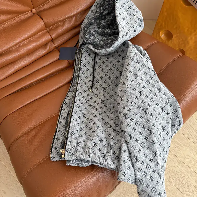 すぐ届くルイヴィトン モノグラム ブークレフーディ フェイク 1AHZN9