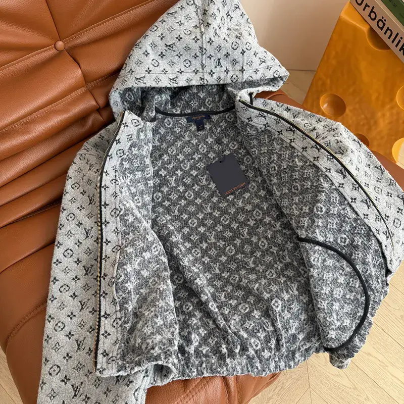 すぐ届くルイヴィトン モノグラム ブークレフーディ フェイク 1AHZN9
