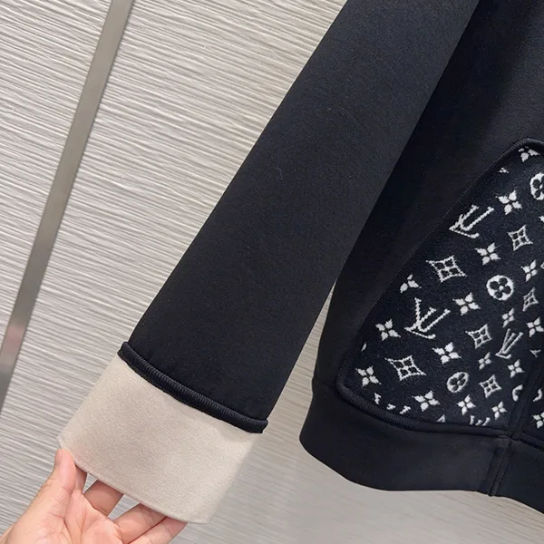 希少【ルイヴィトン パチモン】アクセントジップアップフーディ 上下セット 1AHZFB