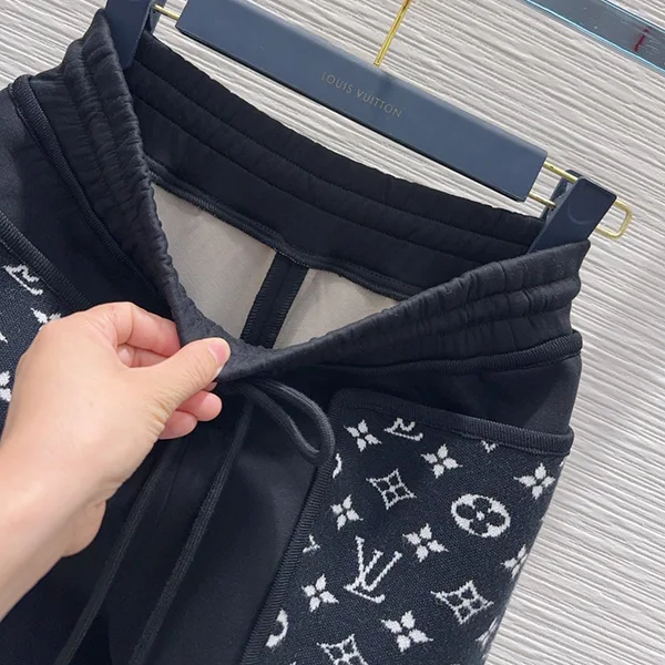 希少【ルイヴィトン パチモン】アクセントジップアップフーディ 上下セット 1AHZFB