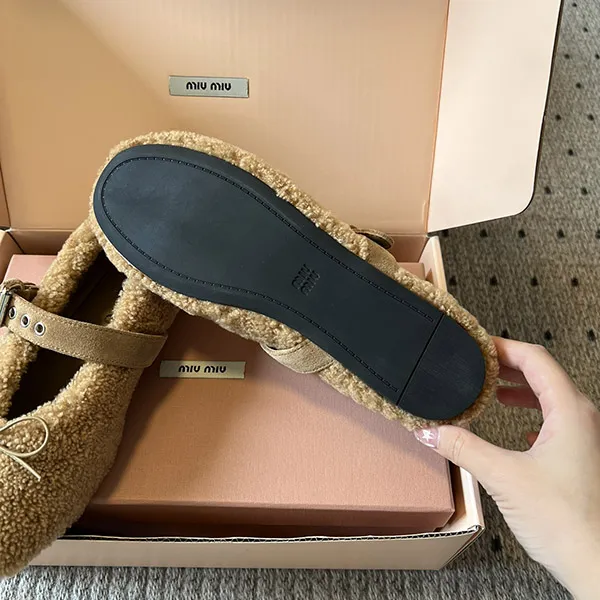 ◆完売前に◆【ミュウミュウ】シアリングバレリーナ 偽物 myg92232