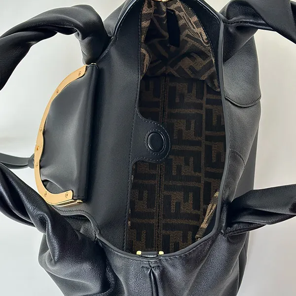 フェンディ 25FW SPY ブラックカーフレザー スパイバッグ 偽物*スモール feg22131