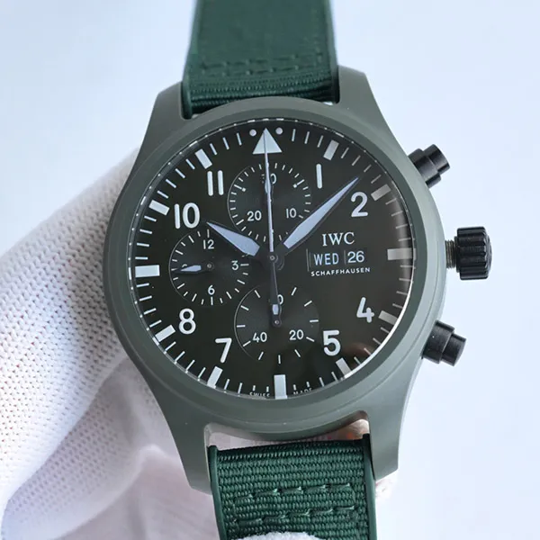 IWC スーパーコピー パイロット ウォッチ クロノグラフ トップガン “ウッドランド” IW389106