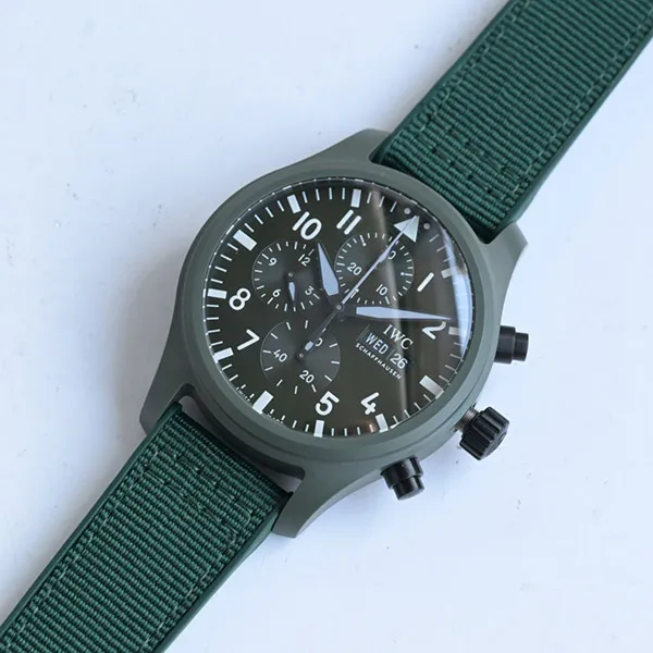 IWC スーパーコピー パイロット ウォッチ クロノグラフ トップガン “ウッドランド” IW389106