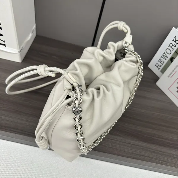 超人気☆ロエベ フラメンコパース バッグ 偽物 メローナパラム ミディアム A411F