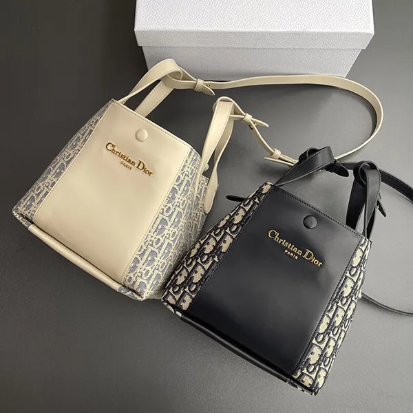 激安価格！ディオール Signature バケットバッグ コピー スモール 2色 M2840