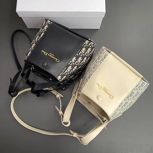 激安価格!ディオール Signature バケットバッグ コピー スモール 2色 M2840