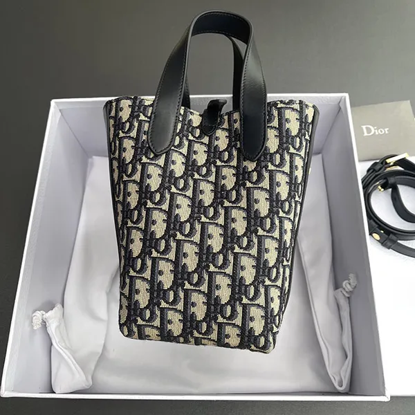 激安価格!ディオール Signature バケットバッグ コピー スモール 2色 M2840
