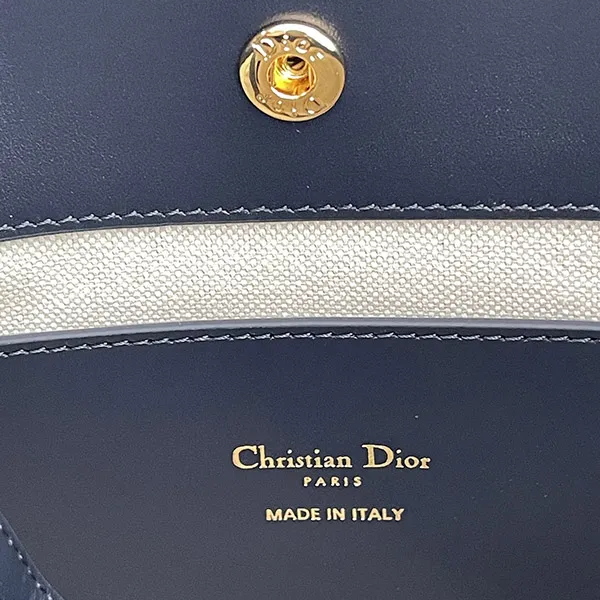 激安価格!ディオール Signature バケットバッグ コピー スモール 2色 M2840
