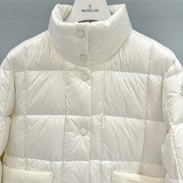 モンクレール Jarcieu Braided Trim ショートダウンジャケット K20931A0001