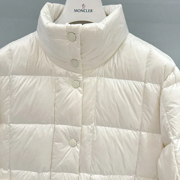 モンクレール Jarcieu Braided Trim ショートダウンジャケット K20931A0001