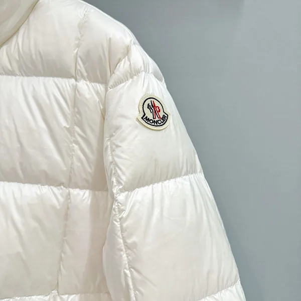 モンクレール Jarcieu Braided Trim ショートダウンジャケット K20931A0001