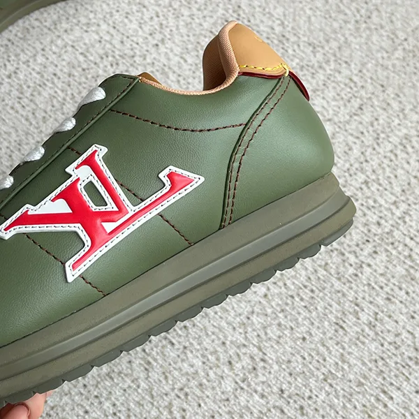 お洒落 【ルイヴィトン】LV バターソフト 偽物 スニーカー 1AIKH
