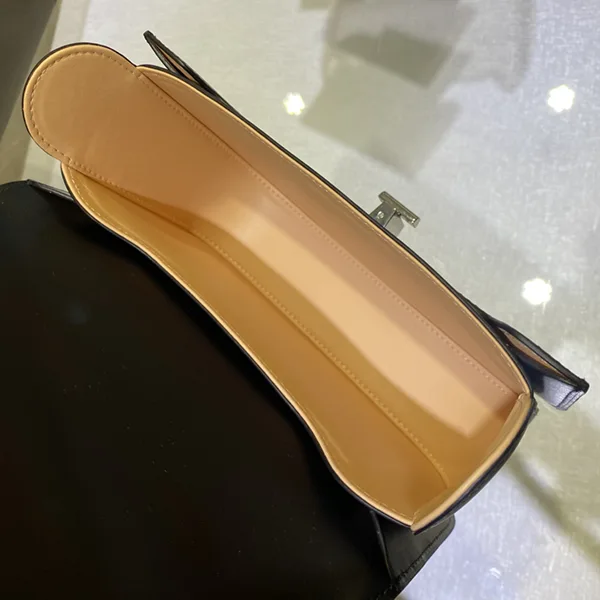 デルヴォー ランゴースモール 偽物 ショルダーバッグ 洗練美 AA0574BJ