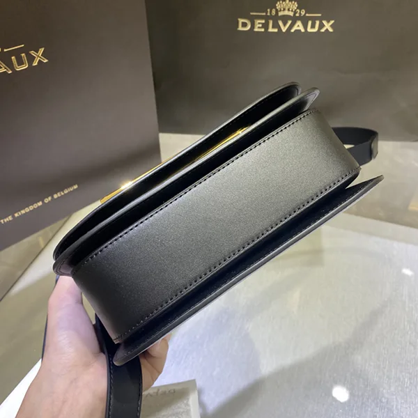 デルヴォー ランゴースモール 偽物 ショルダーバッグ 洗練美 AA0574BJ
