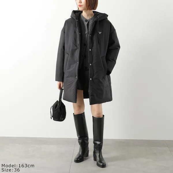 12087【美品】プラダ　ロゴベルト付き　フード　中綿ロングコート　黒　Aライン プラダ 中綿コート コピー Re-Nylon フードジャケット ミドル丈 29D960