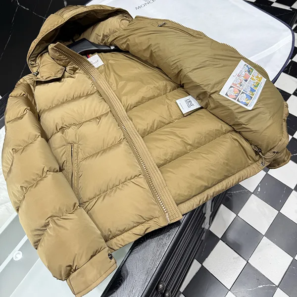 モンクレール★Mayaショートダウンジャケット 偽物 K20911A536