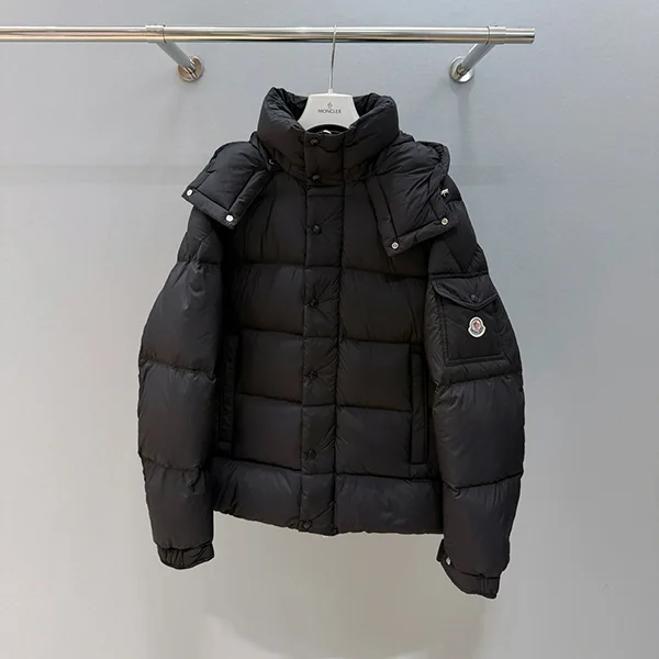 【モンクレール】VEZERE ショートダウン スーパーコピー K20911A00