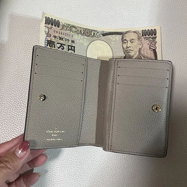 大人気☆ルイヴィトン ポルトフォイユクレア 偽物 可愛い ギフト M82370