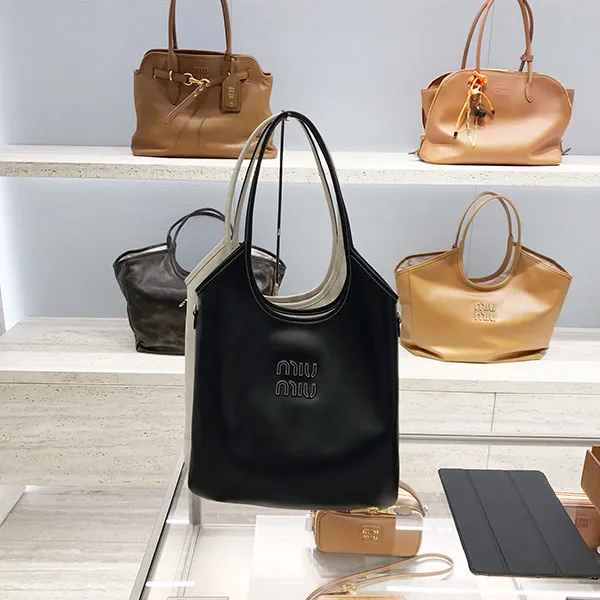 【大人気】★ミュウミュウ★IVY レザー トートバッグ 偽物♡ 5BG23