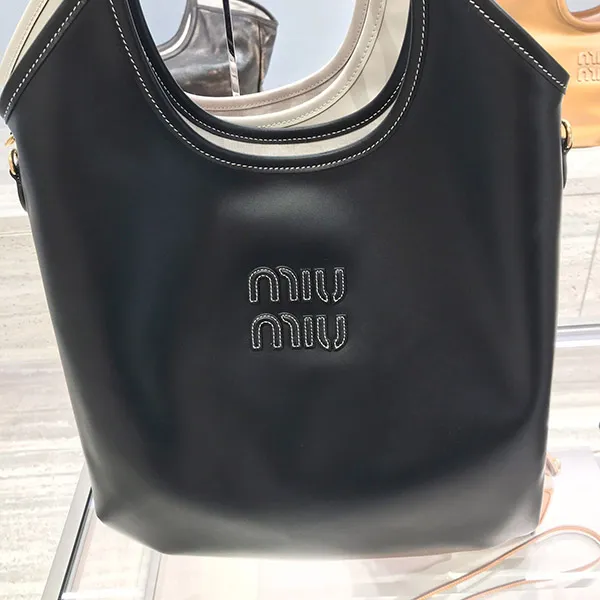 【大人気】★ミュウミュウ★IVY レザー トートバッグ 偽物♡ 5BG23