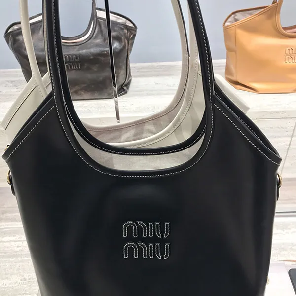【大人気】★ミュウミュウ★IVY レザー トートバッグ 偽物♡ 5BG23