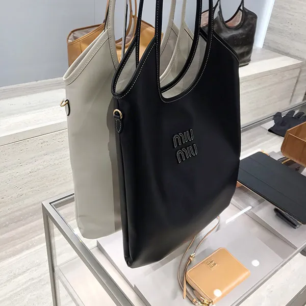 【大人気】★ミュウミュウ★IVY レザー トートバッグ 偽物♡ 5BG23