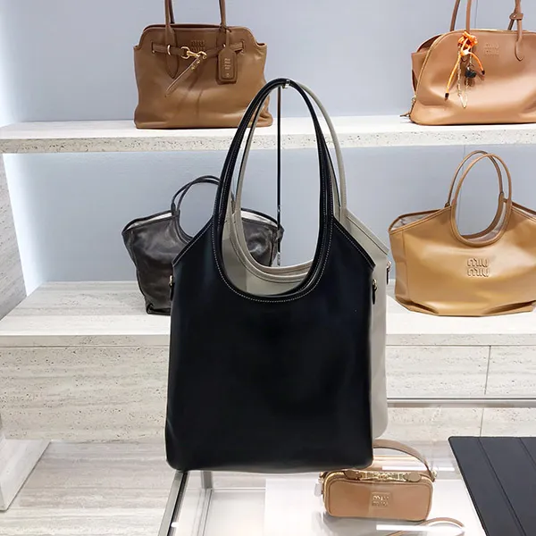 【大人気】★ミュウミュウ★IVY レザー トートバッグ 偽物♡ 5BG23