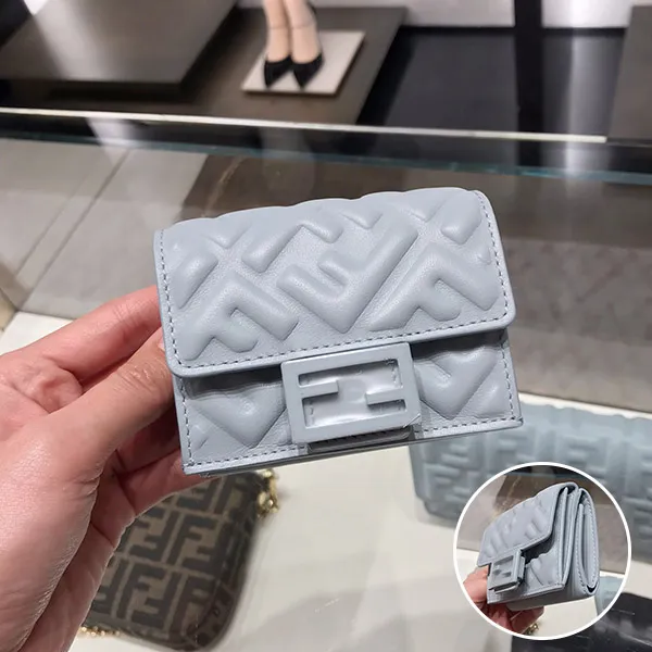 【可愛い♡】★フェンディ コピー★ バゲット マイクロ 三つ折り財布 8M0395A
