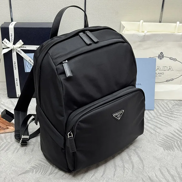 プラダ ブラック Re-Nylon バックパック N級品 25/26FW★ 2VZ104OOO2DMG
