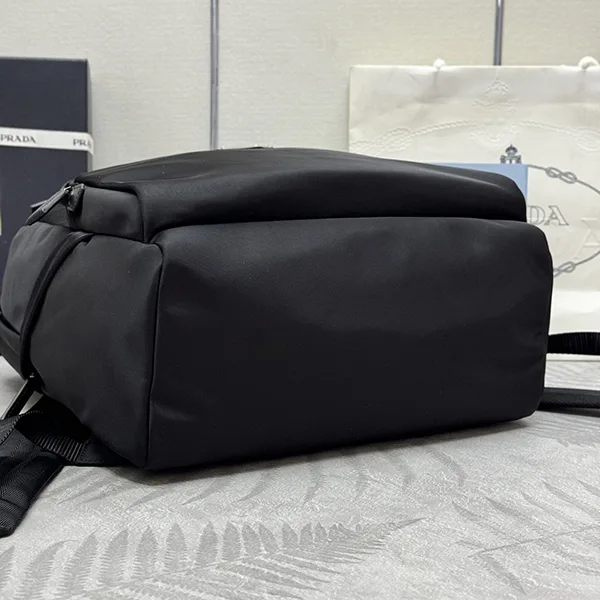 プラダ ブラック Re-Nylon バックパック N級品 25/26FW★ 2VZ104OOO2DMG