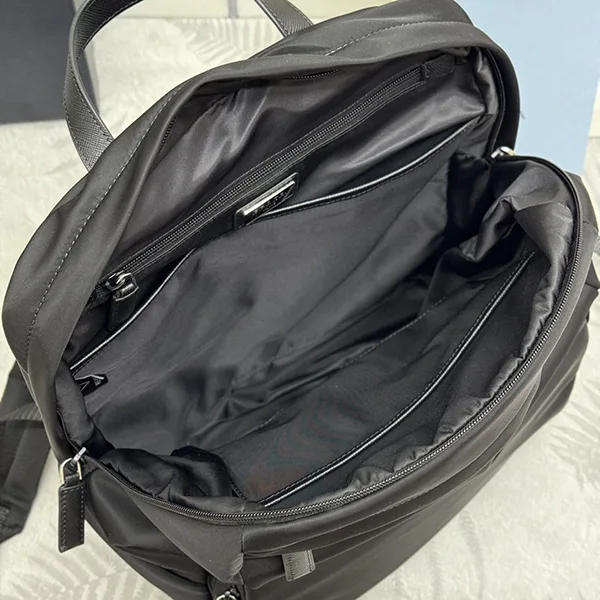プラダ ブラック Re-Nylon バックパック N級品 25/26FW★ 2VZ104OOO2DMG