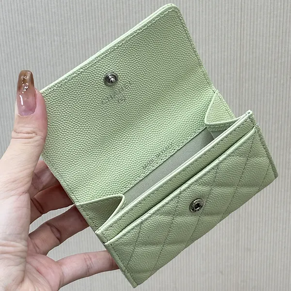プレゼント最適 シャネル CC コメットロゴなフラップカードホルダー shh44399