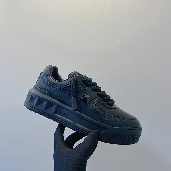 追跡付 ヴァレンティノ GARAVANI One Stud XL スニーカー Vuc26167