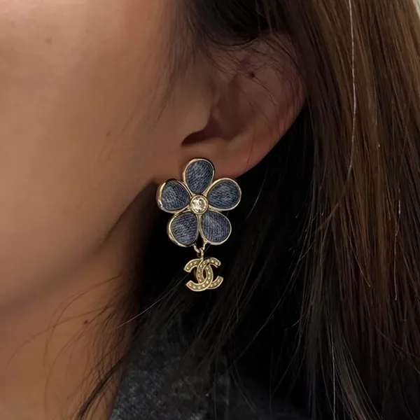 エレガンス香る♡ シャネルコピー 26C デニム フラワー ピアス ABG744