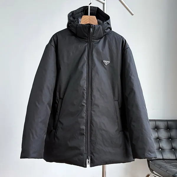 【大人気】プラダスーパーコピー Re-Nylon製フード付きダウンジャケット puw65837