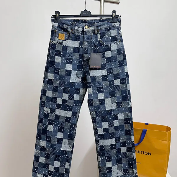 【NIGO コラボ/コーデのアクセント】ルイヴィトンコピー デニムパンツ 1AILSG