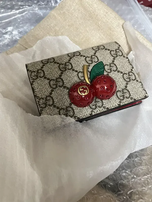 GUCCI チェリー(さくらんぼ) 財布 大人気！グッチ さくらんぼ 財布 コピー☆かわいいチェリー GG
