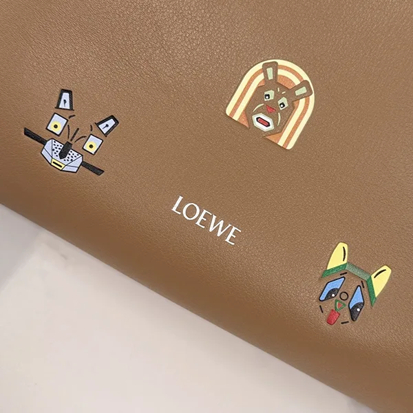ギフトに最適ロエベ Louis Wainコラボ ミニ ショルダー ナパカーフ A411FC2XAC