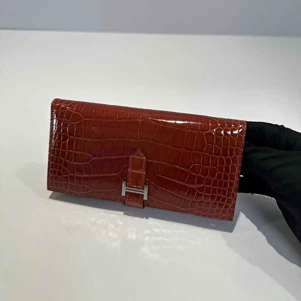 お洒落 エルメス ベアンスフレ コピー アリゲーター　シルバー金具　長財布 eru84219