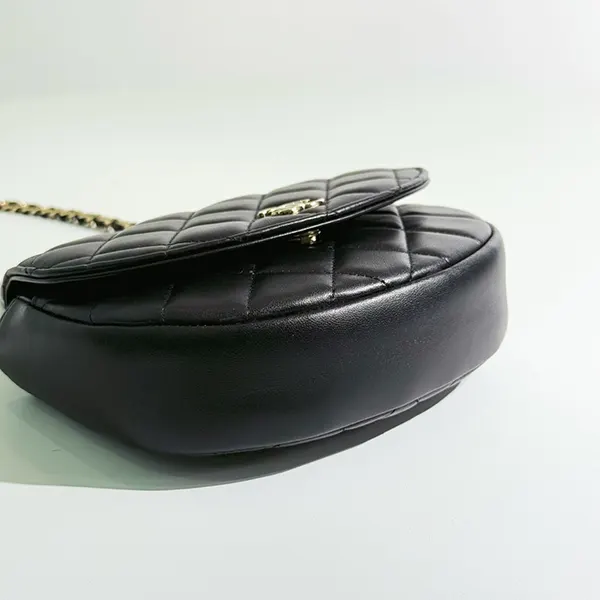 シャネル チェーン クラッチバッグ 偽物 ハンドバッグ sha46659