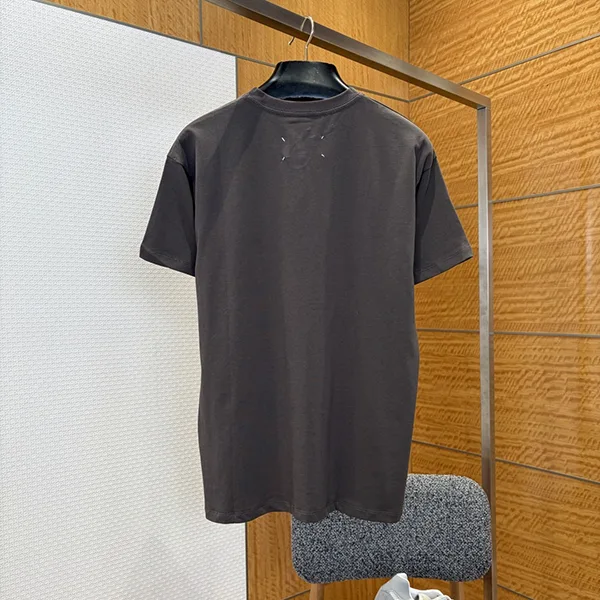 マルジェラ◆ロゴ ナンバー Tシャツ スーパーコピー Mag64149