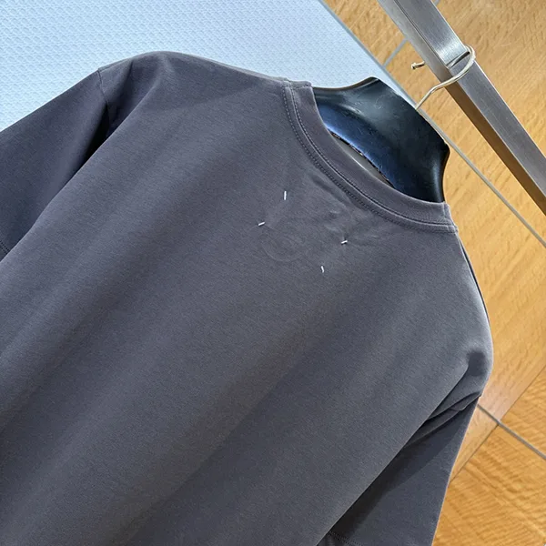 マルジェラ◆ロゴ ナンバー Tシャツ スーパーコピー Mag64149