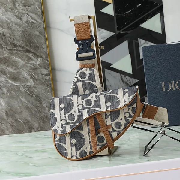 【人気商品☆】ディオール Saddle バッグ スーパーコピー 1ADPO13