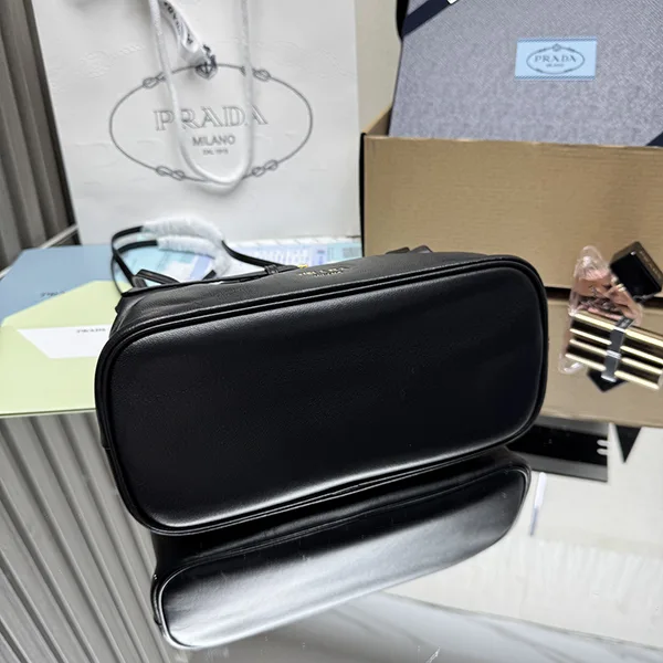 新作【プラダ】ナッパレザーの ダダ スモールバッグ スーパーコピー 1BG586