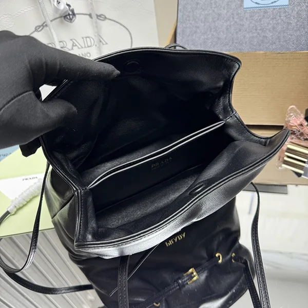 新作【プラダ】ナッパレザーの ダダ スモールバッグ スーパーコピー 1BG586
