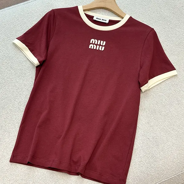 【使い勝手抜群】ミュウミュウ ロゴディテール クルーネック Tシャツ mya21321